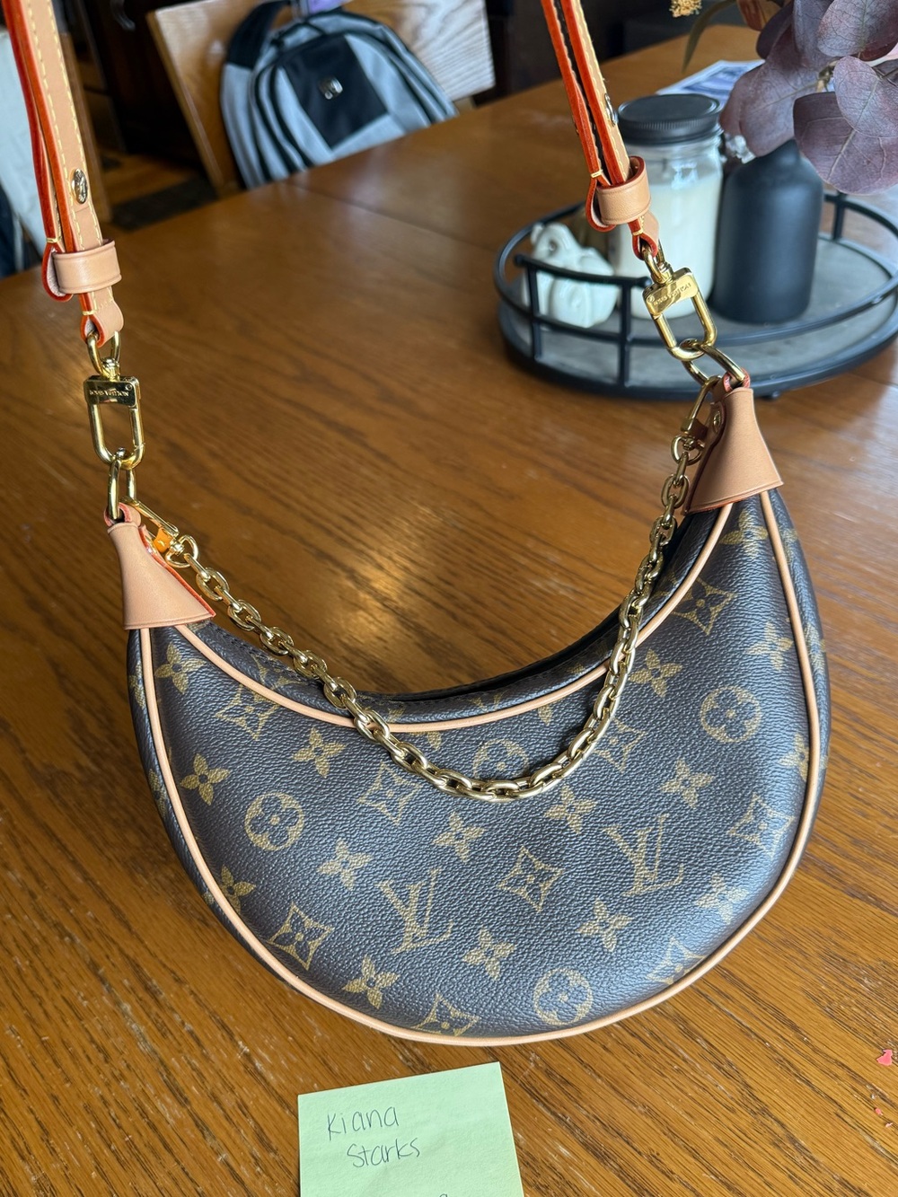 Louis Vuitton Loop - Picture 2 of 9